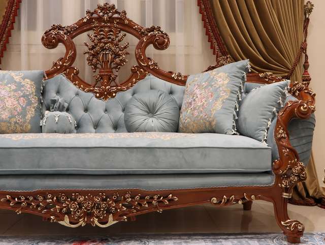 Zayen Sofa